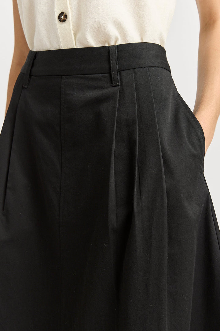 Pleat Detail Midi Skirt | Black