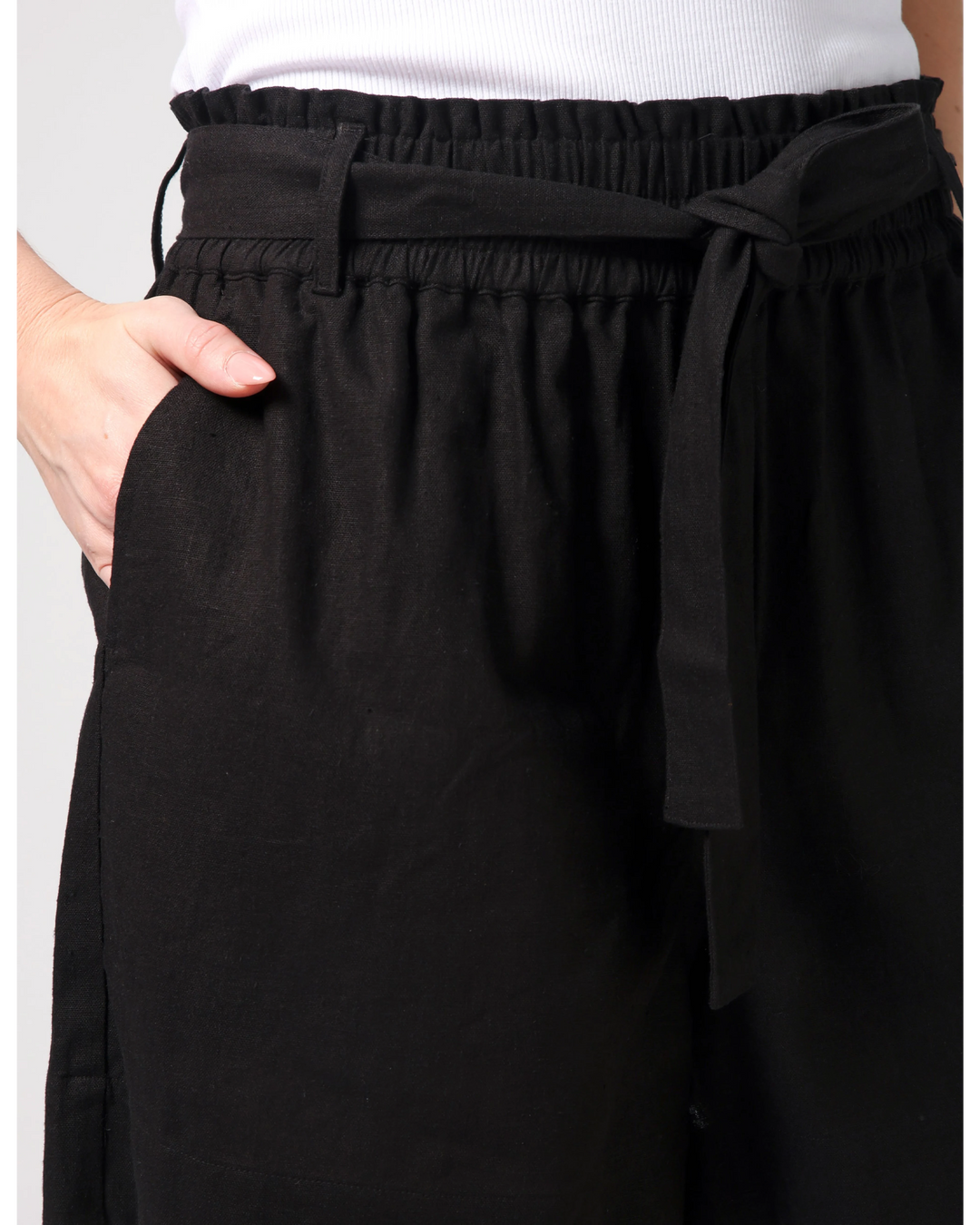 Noa Short | Black