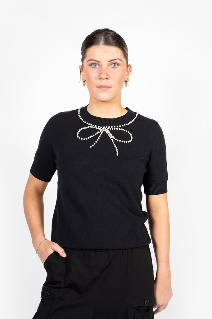 Bow’tiful Knit Tee | Black with Pearls