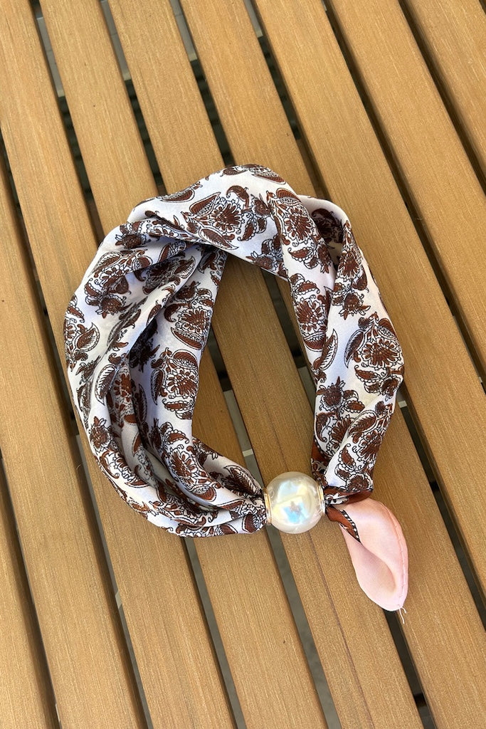 Pearl Fasten Necktie | Cameo