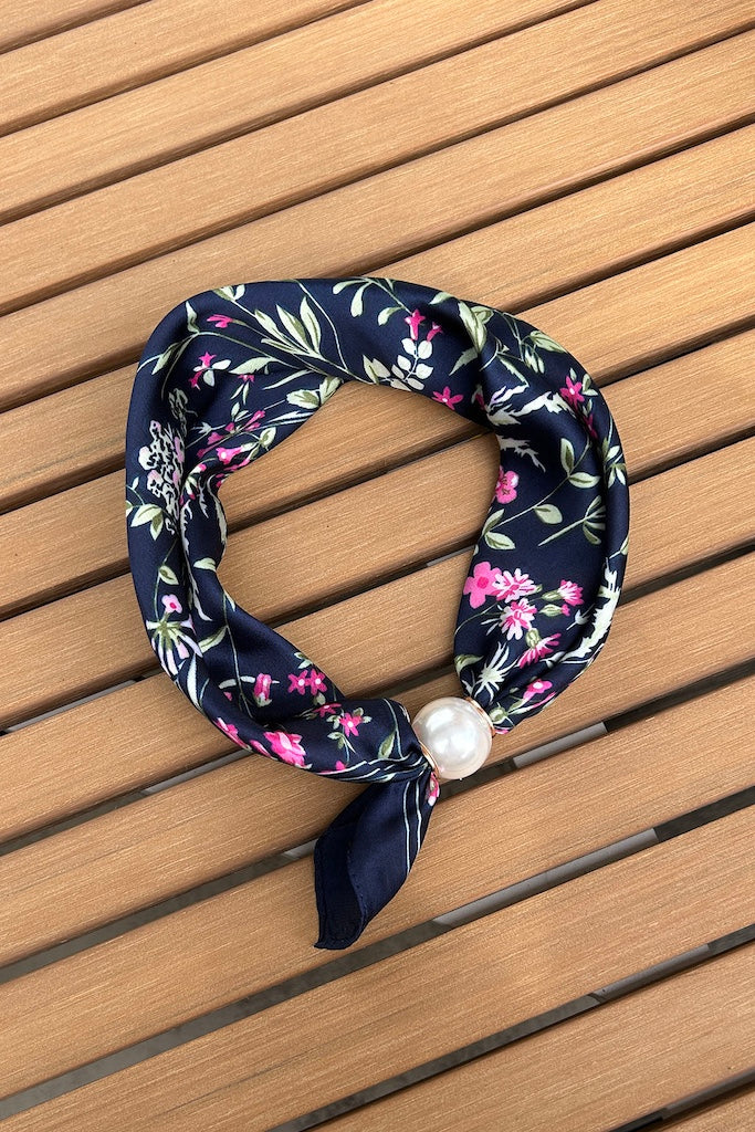 Pearl Fasten Neck Tie | Flora Belle