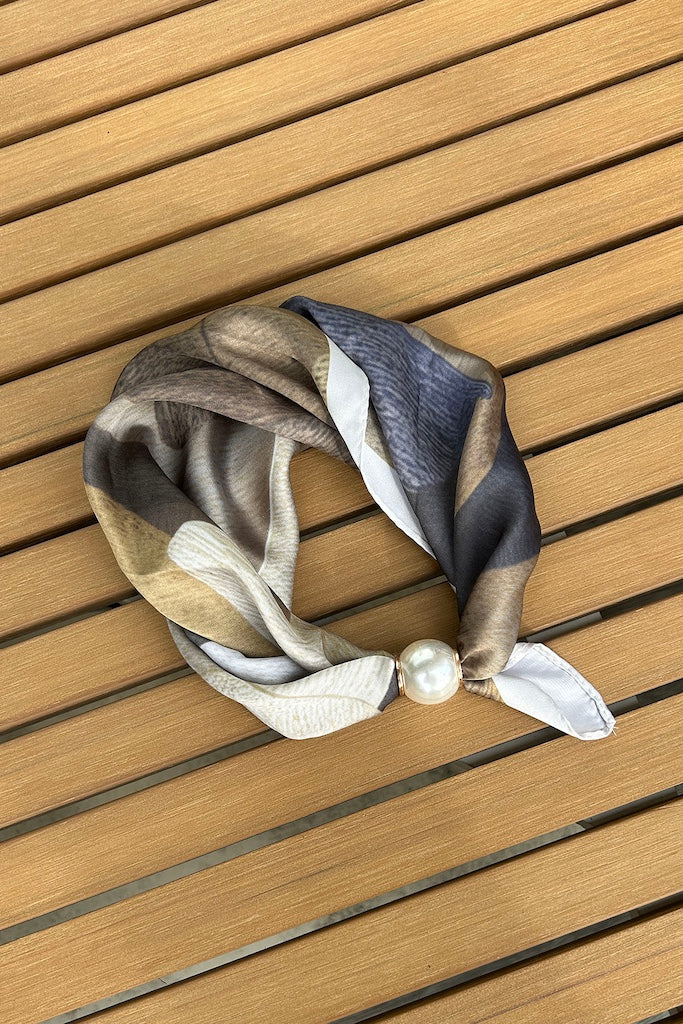 Pearl Fasten Neck Tie | Riverstone