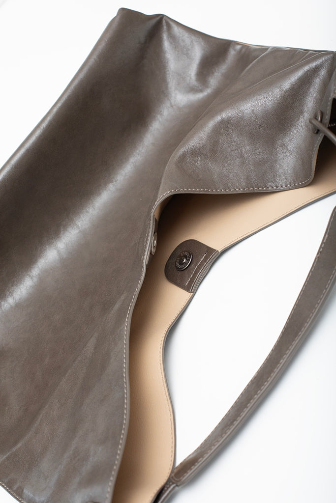Classic Carry-All Shoulder Bag | Donkey