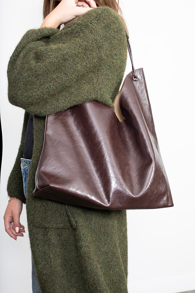 Classic Carry-All Shoulder Bag | Raisin