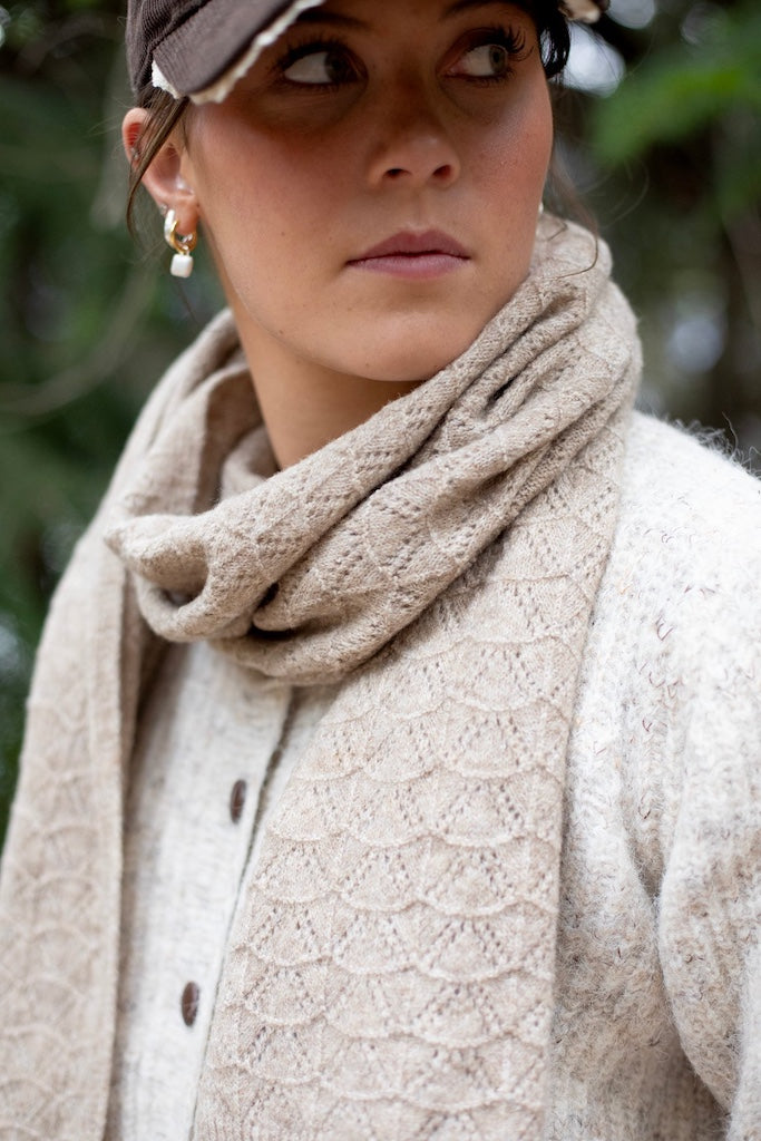 Oat Scallop Scarf