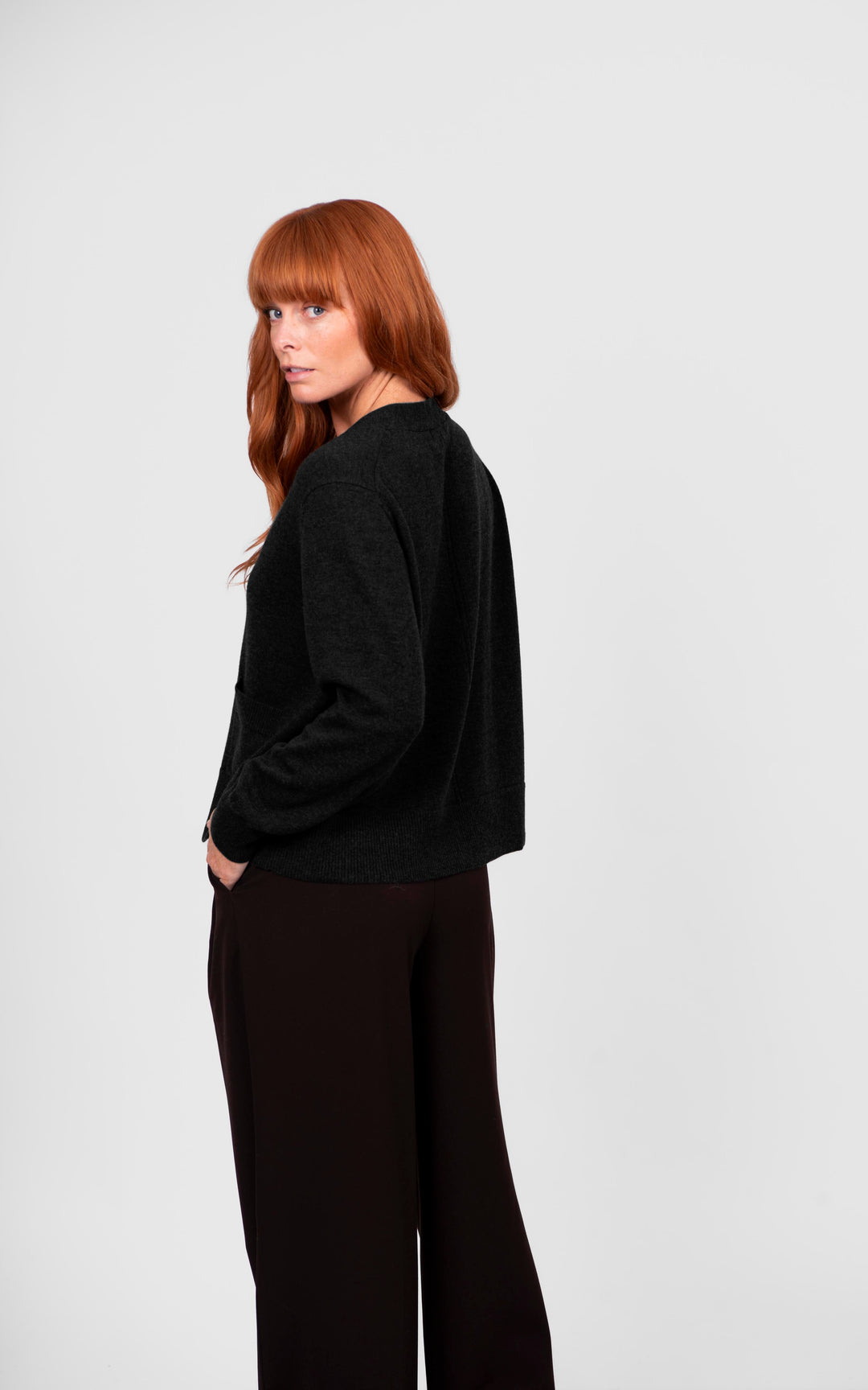 Vee Relaxed Cropped Cardi | Black