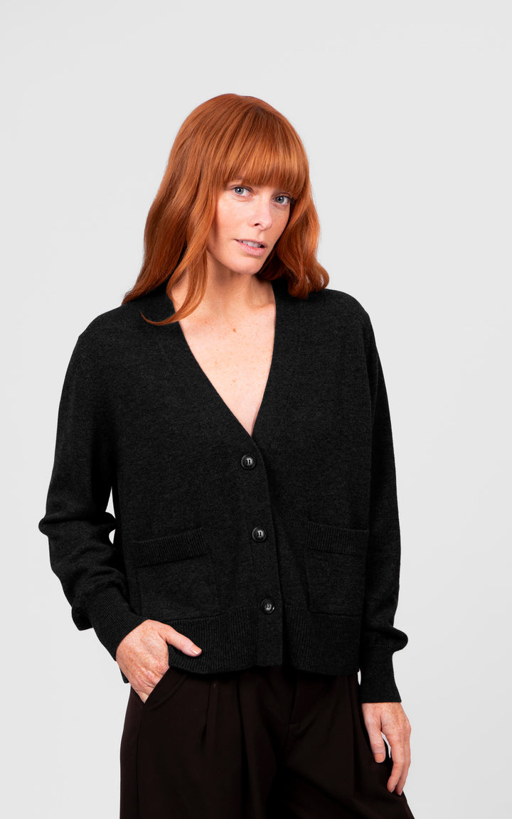 Vee Relaxed Cropped Cardi | Black