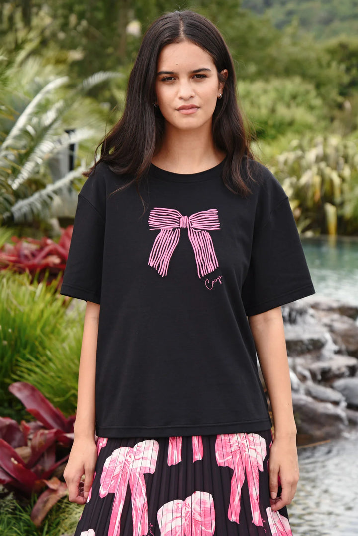 Gotta Bow T-Shirt | Black