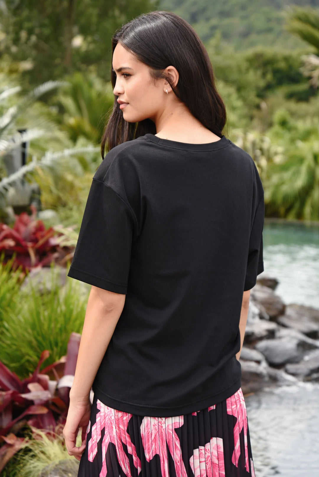 Gotta Bow T-Shirt | Black