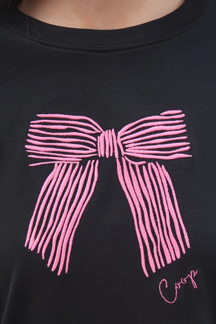 Gotta Bow T-Shirt | Black