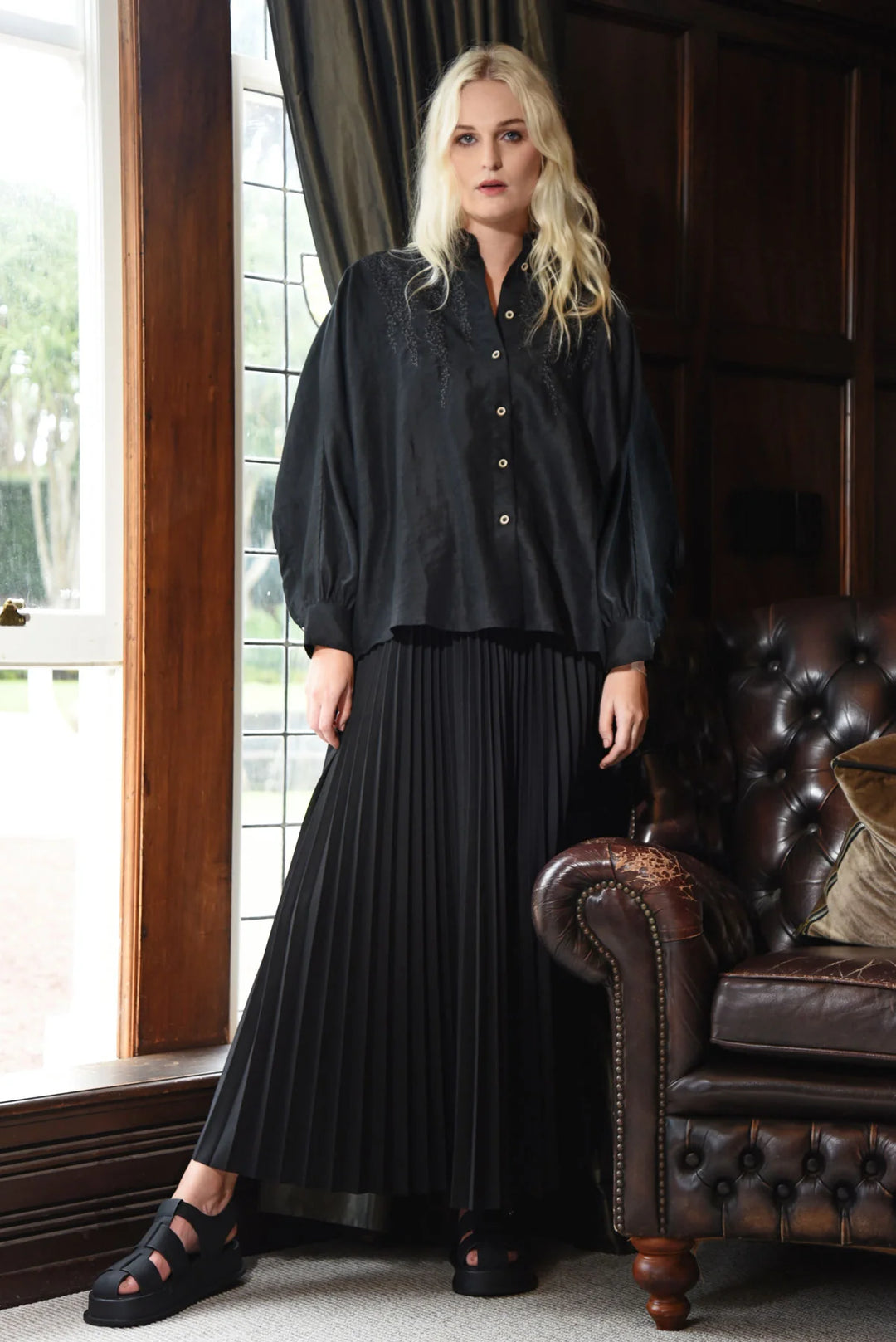 In Skirt Of Time | Black