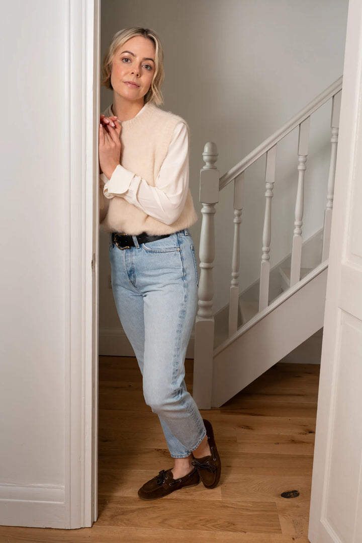 Brushed Crew Vest | Pale Oat