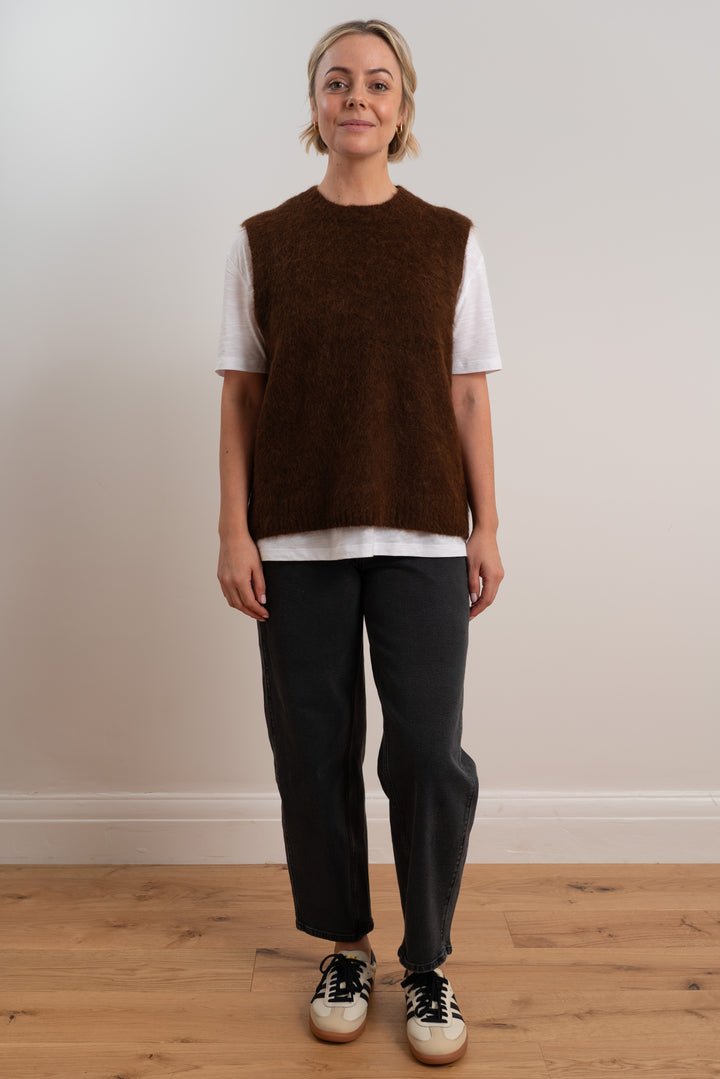 Brushed Crew Vest | Chocolate