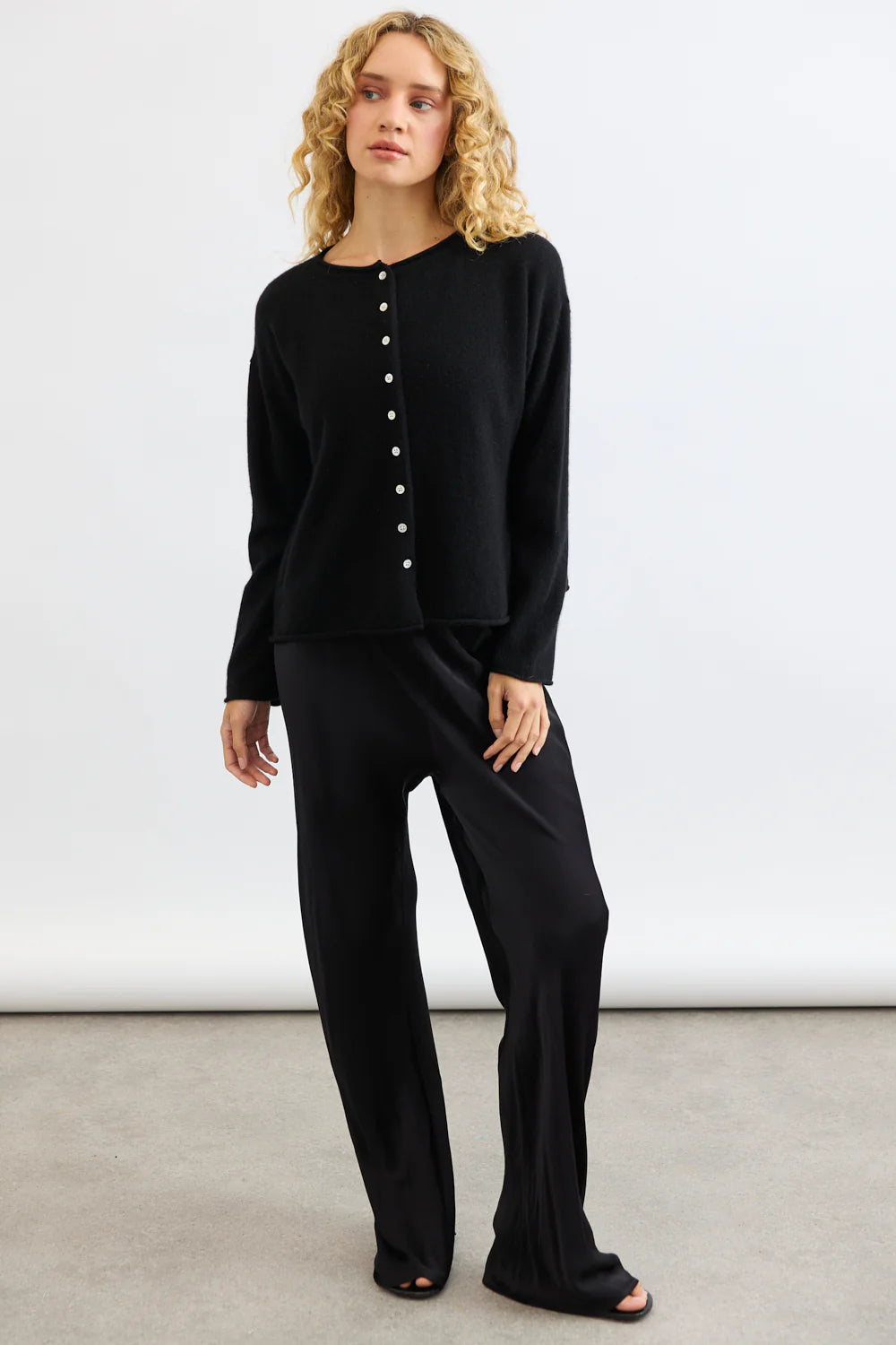Reversible Button Cardi | Black