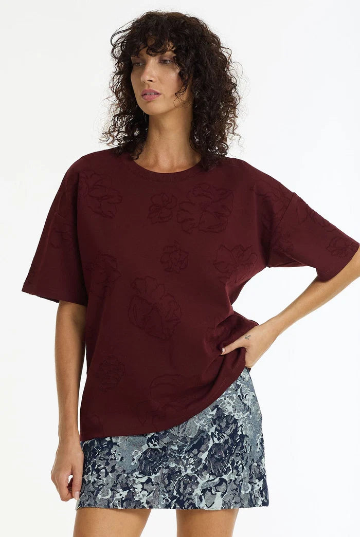Off Duty Flora Tee | Burgundy
