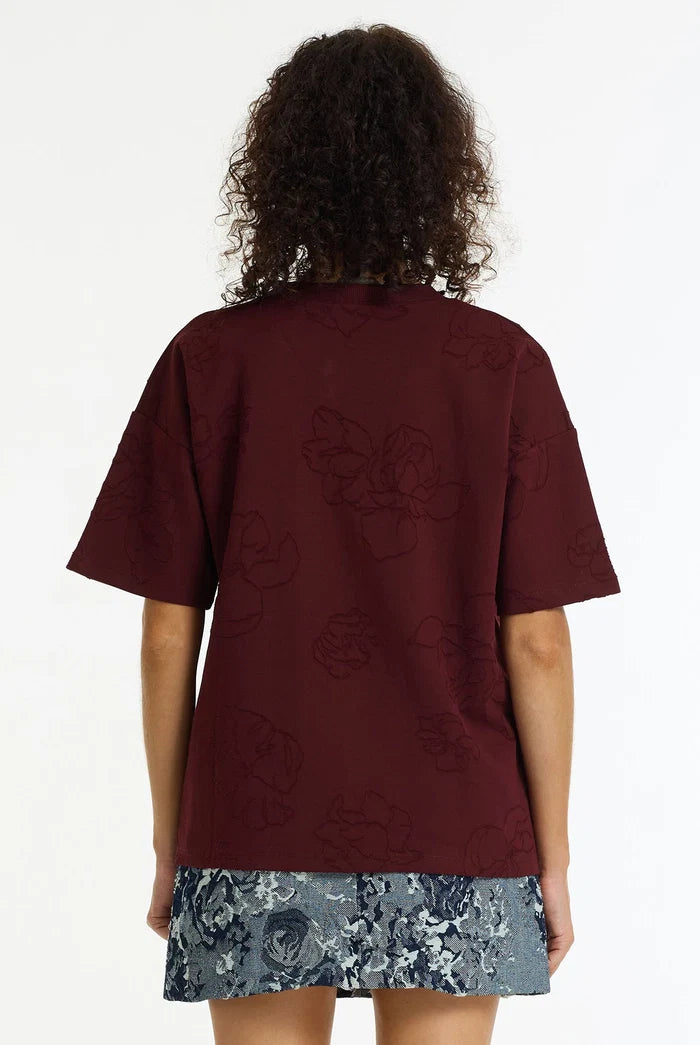 Off Duty Flora Tee | Burgundy
