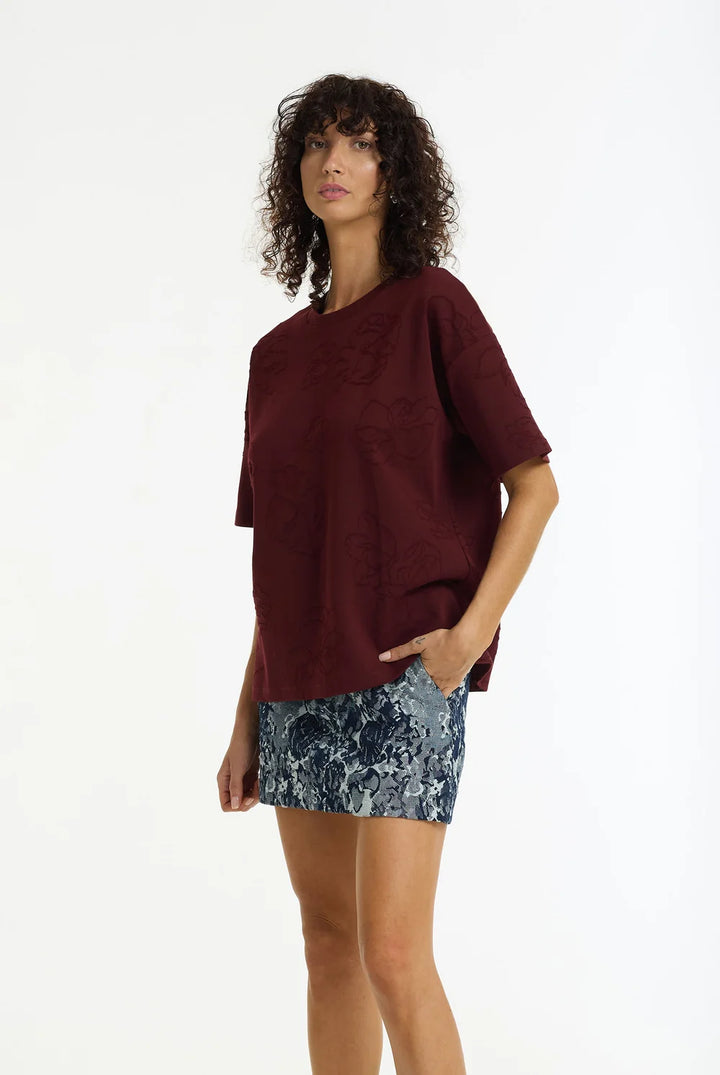 Off Duty Flora Tee | Burgundy