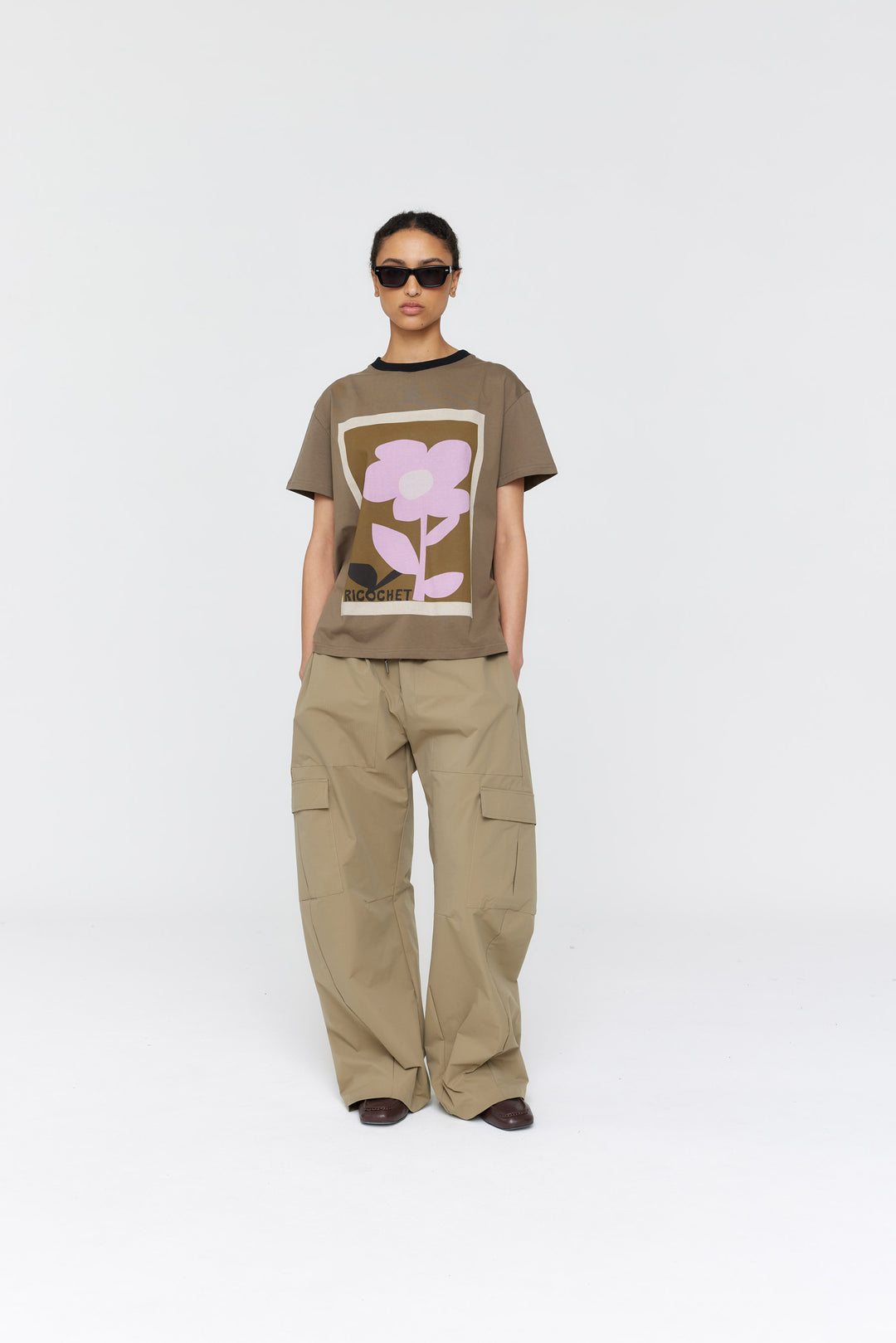 Aiden Tee | Deep Grey+Pink