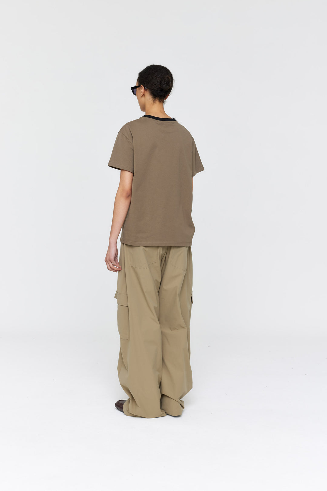 Aiden Tee | Deep Grey+Pink