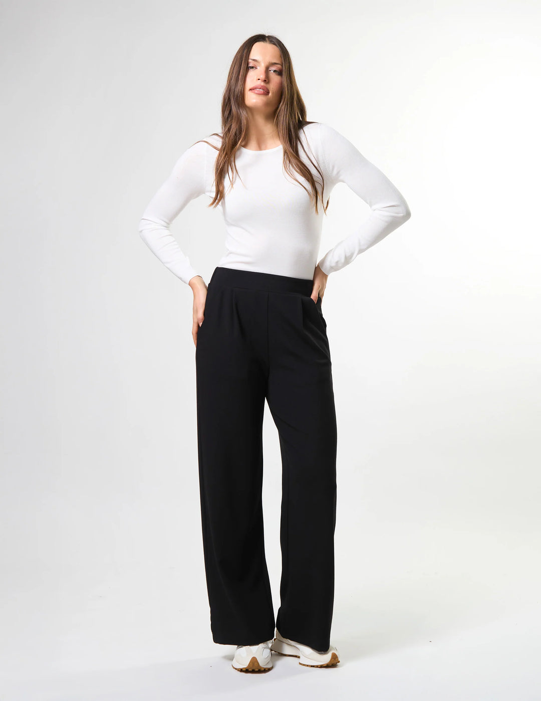 Ria Pant | Black
