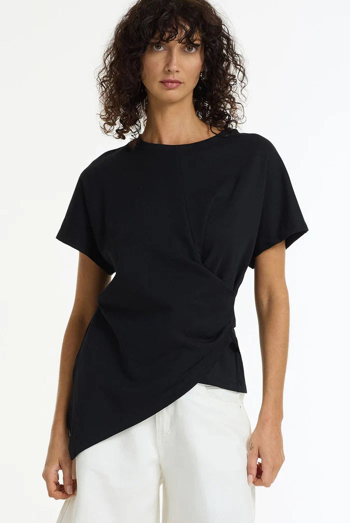 Time Slows Tee | Black