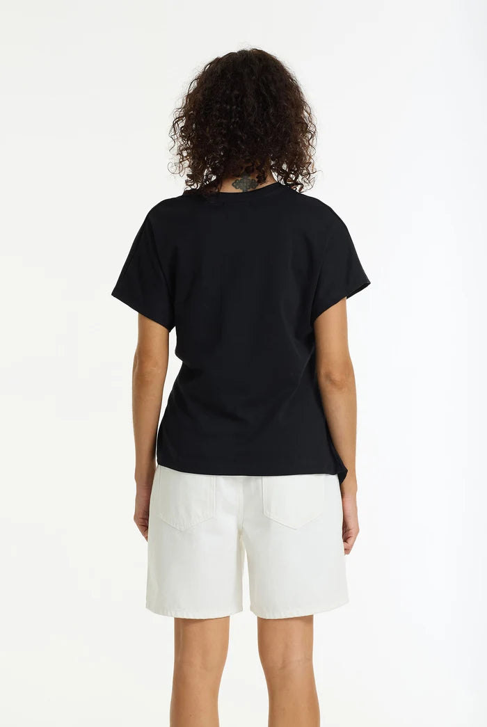 Time Slows Tee | Black