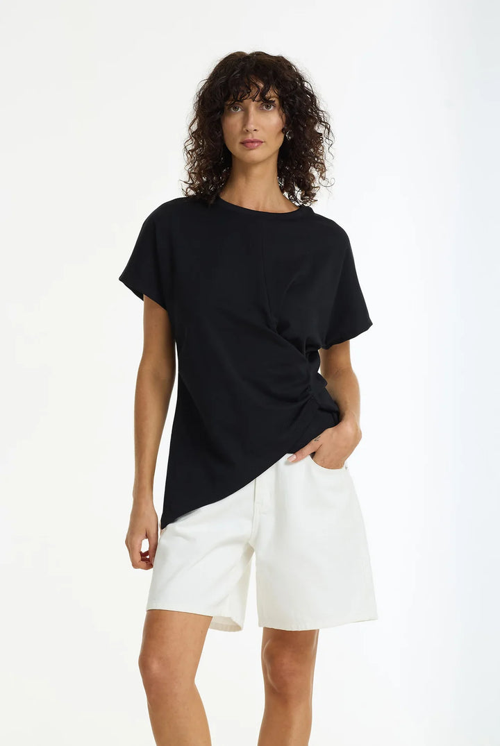 Time Slows Tee | Black
