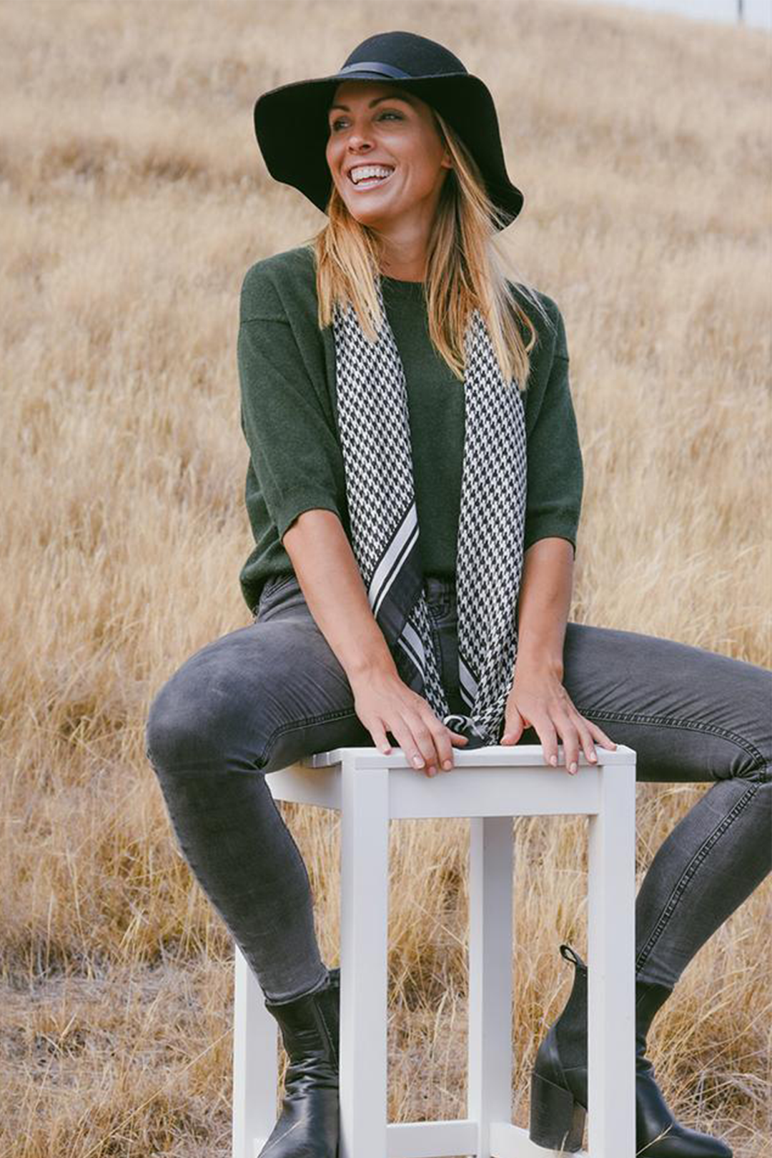 The Hunter Scarf | Black/White